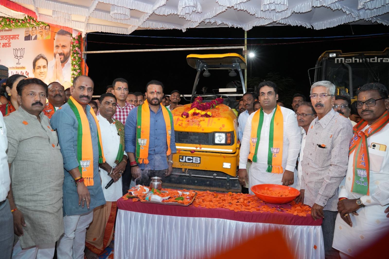 देवेंद्र कोठे हे शहर विकासाचा व्यापक विचार करणारे आमदार  पालकमंत्री जयकुमार गोरे : शहर मध्य मतदारसंघातील १४ कोटी रुपयांच्या विकास कामांचा शुभारंभ
