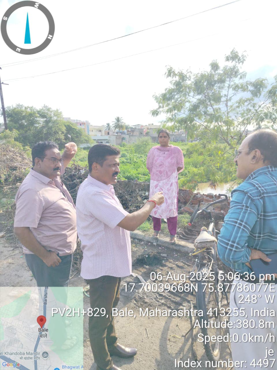 सोलापूर शहरात झालेल्या मुसळधार पावसामुळे विविध भागांत पाणी साचले; प्रशासनाकडून तत्काळ मदत कार्य