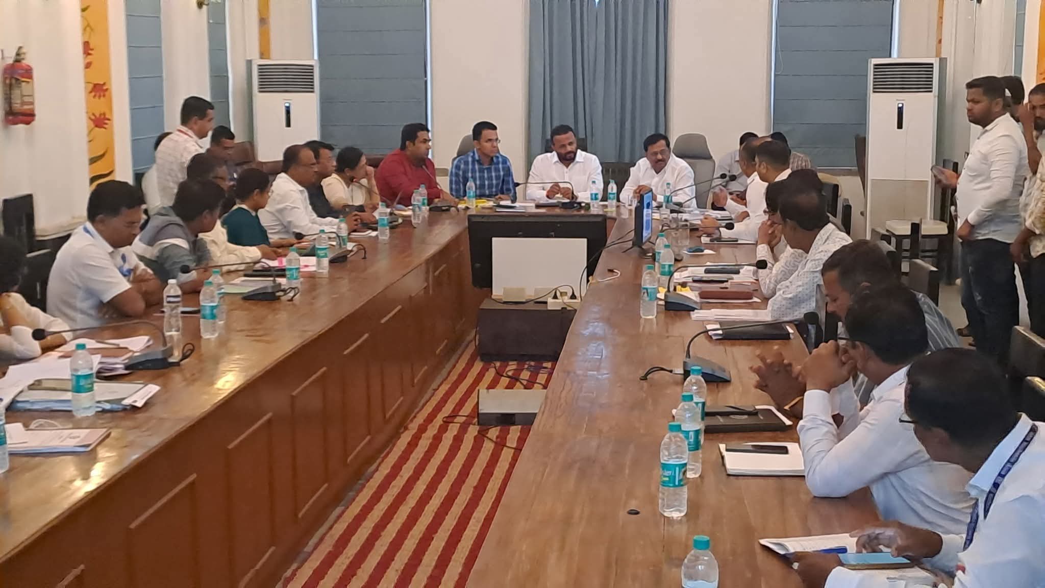 स्वच्छ-सुंदर सोलापूरसाठी आठ दिवसांत कृती आराखडा ;पालकमंत्री जयकुमार गोरे यांचे निर्देश