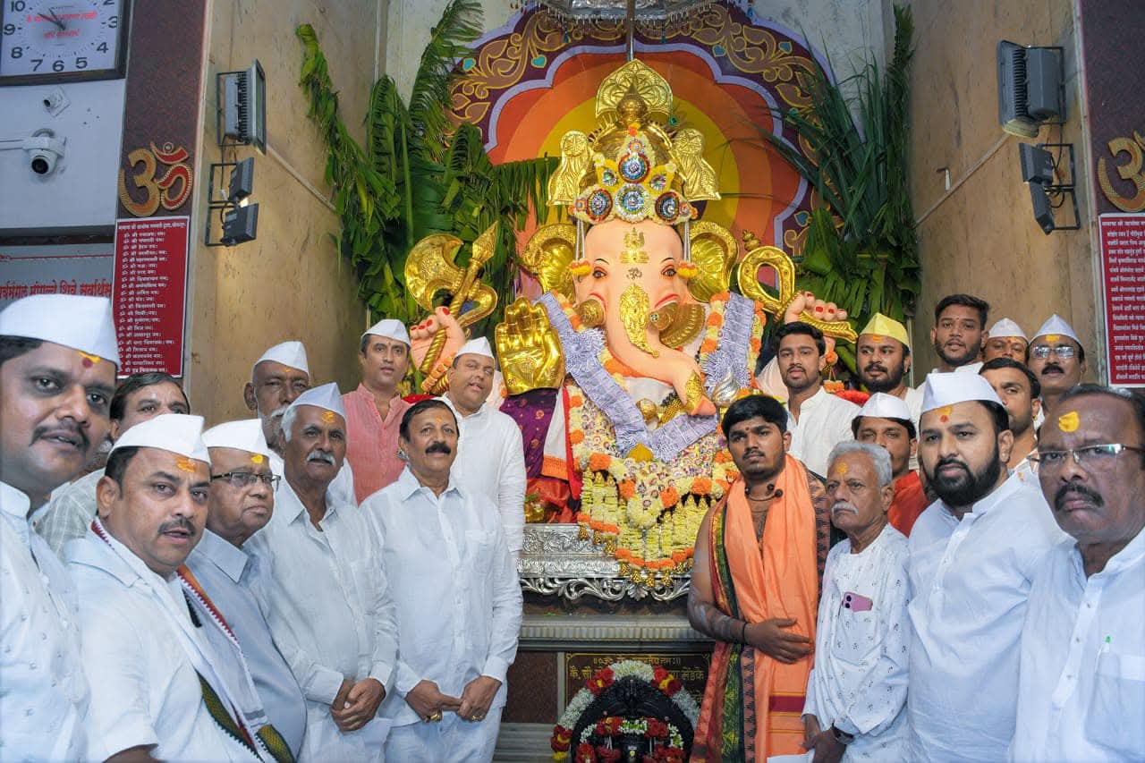 सोलापूरचा मानाचा ‘आजोबा गणपती’ १४०व्या वर्षात पदार्पण पर्यावरणपूरक मूर्तीची पारंपरिक पूजा, सामूहिक अथर्वशीर्ष पठण २८ ऑगस्टला