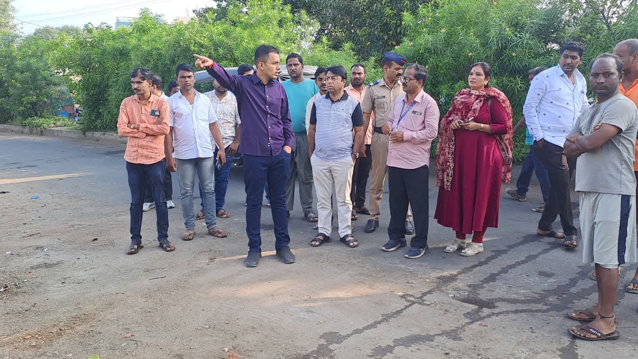 स्वच्छ सोलापूर – सुंदर सोलापूर : आयुक्तांचा स्वच्छता आढावा, रस्त्यावर कचरा टाकणाऱ्यांवर कारवाईचे निर्देश