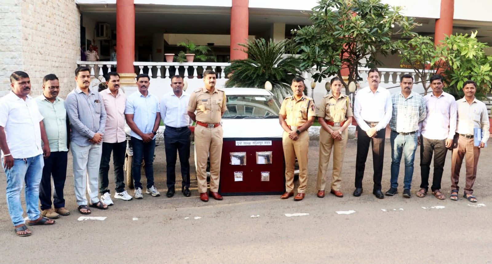 गुन्हे शाखेची मोठी कामगिरी : दोन आरोपींना अटक, दोन गावठी पिस्तूल, १० जिवंत काडतुसे आणि कार जप्त