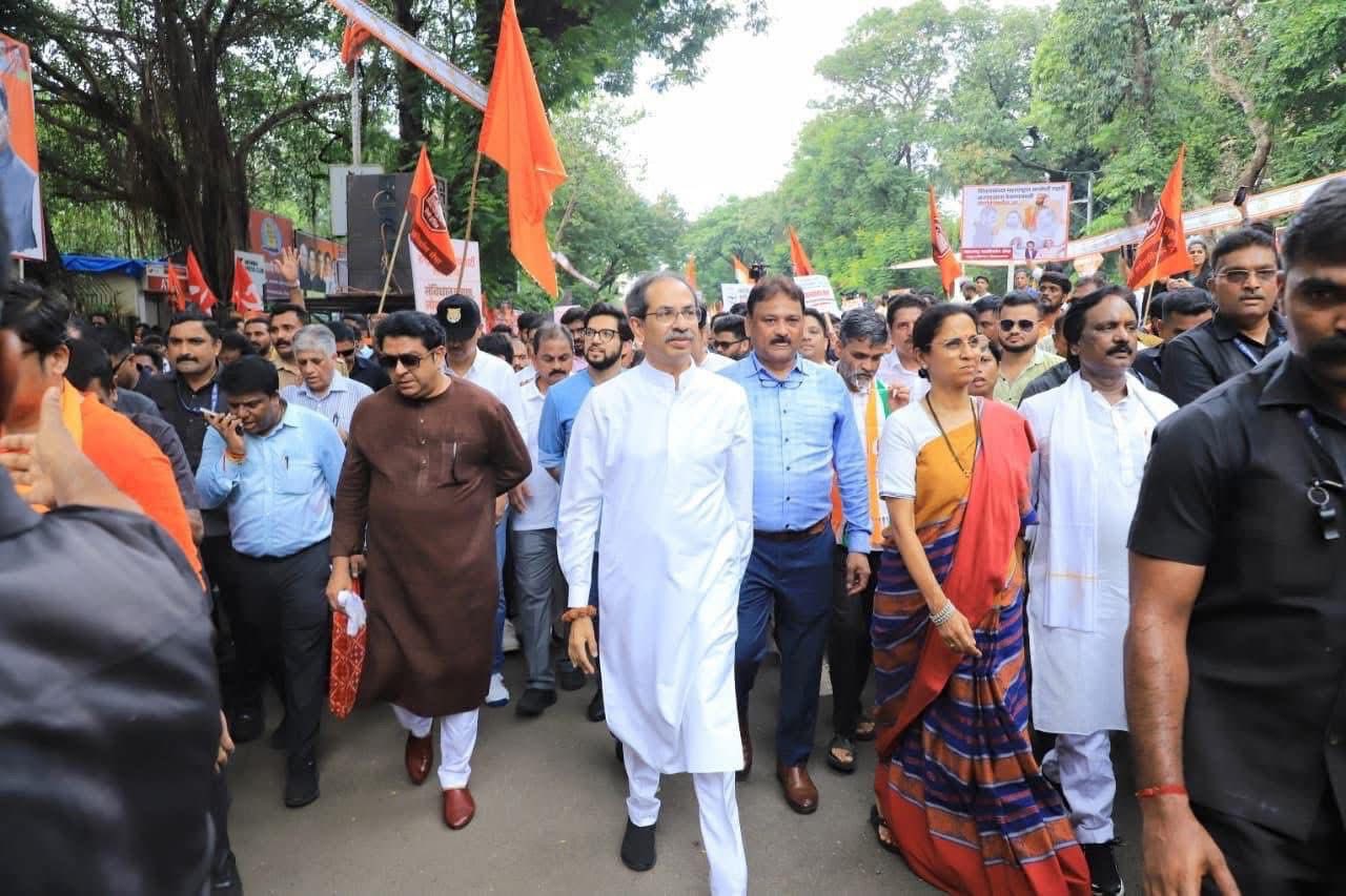 मुंबईत महाविकास आघाडीचा ‘सत्याचा मोर्चा’; लोकशाही आणि निवडणूक आयोगाविरोधात एल्गार