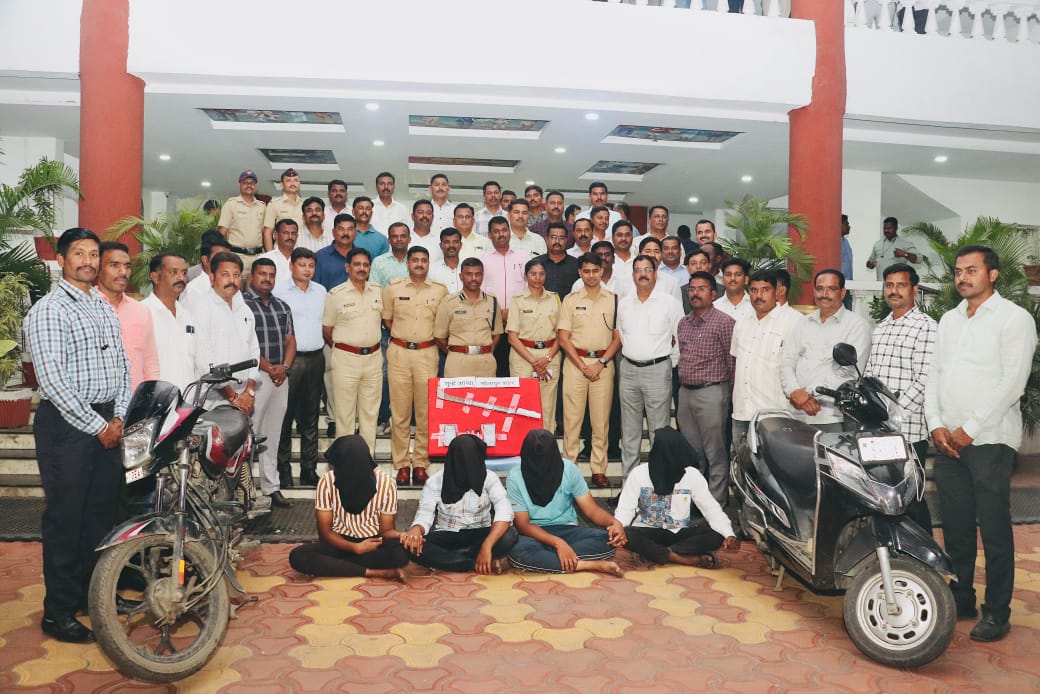 ज्वेलर्स दुकानावर दरोडा टाकणारी टोळी शहर गुन्हे शाखेकडून जेरबंद