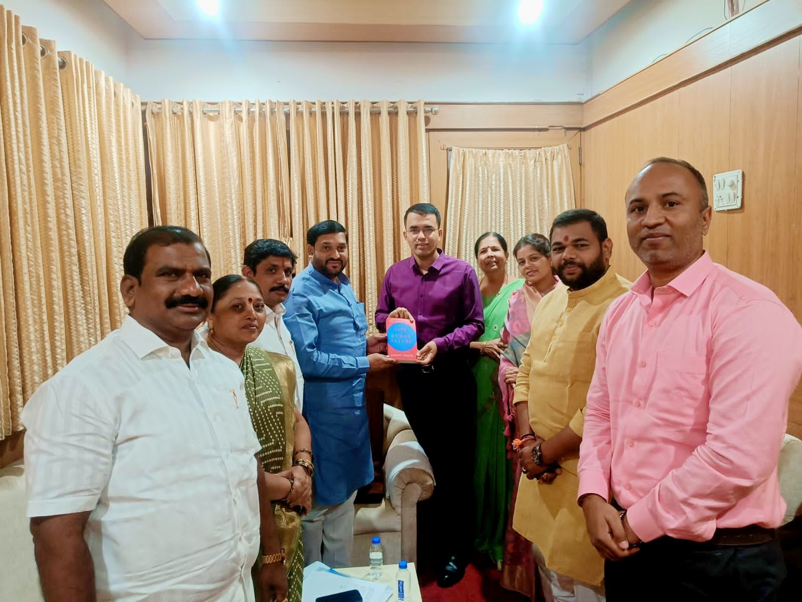 प्रशासनात शिस्त, विकासाला वेग; आयुक्त डॉ. ओम्बासे यांचा एक वर्षांचा टप्पा साजरा